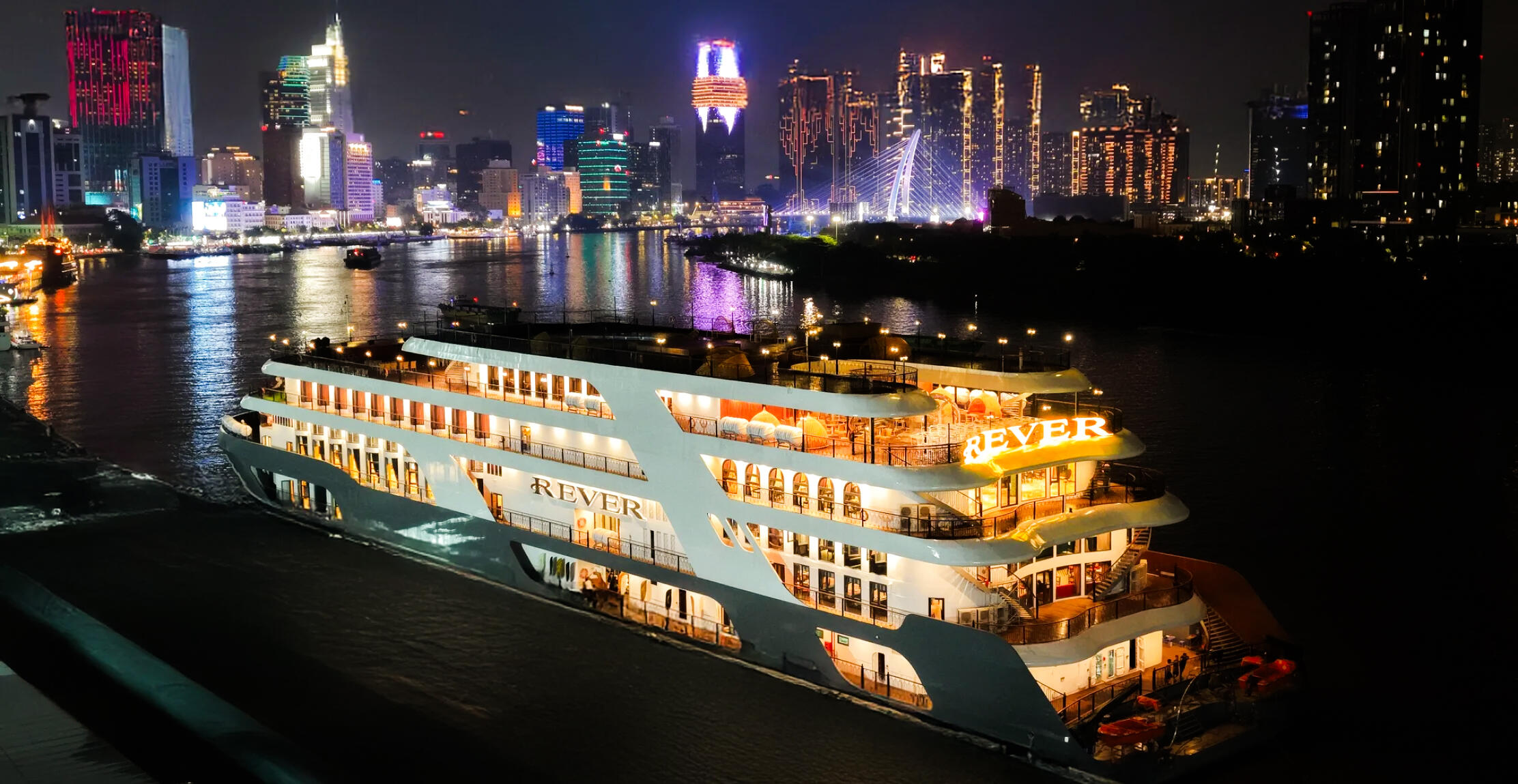 REVER Cruise